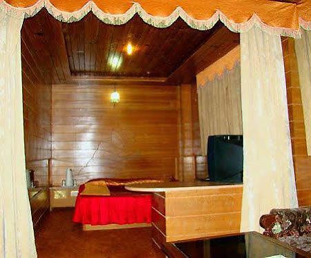 Chandermukhi Hotel Manāli エクステリア 写真
