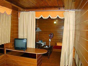 Chandermukhi Hotel Manāli エクステリア 写真